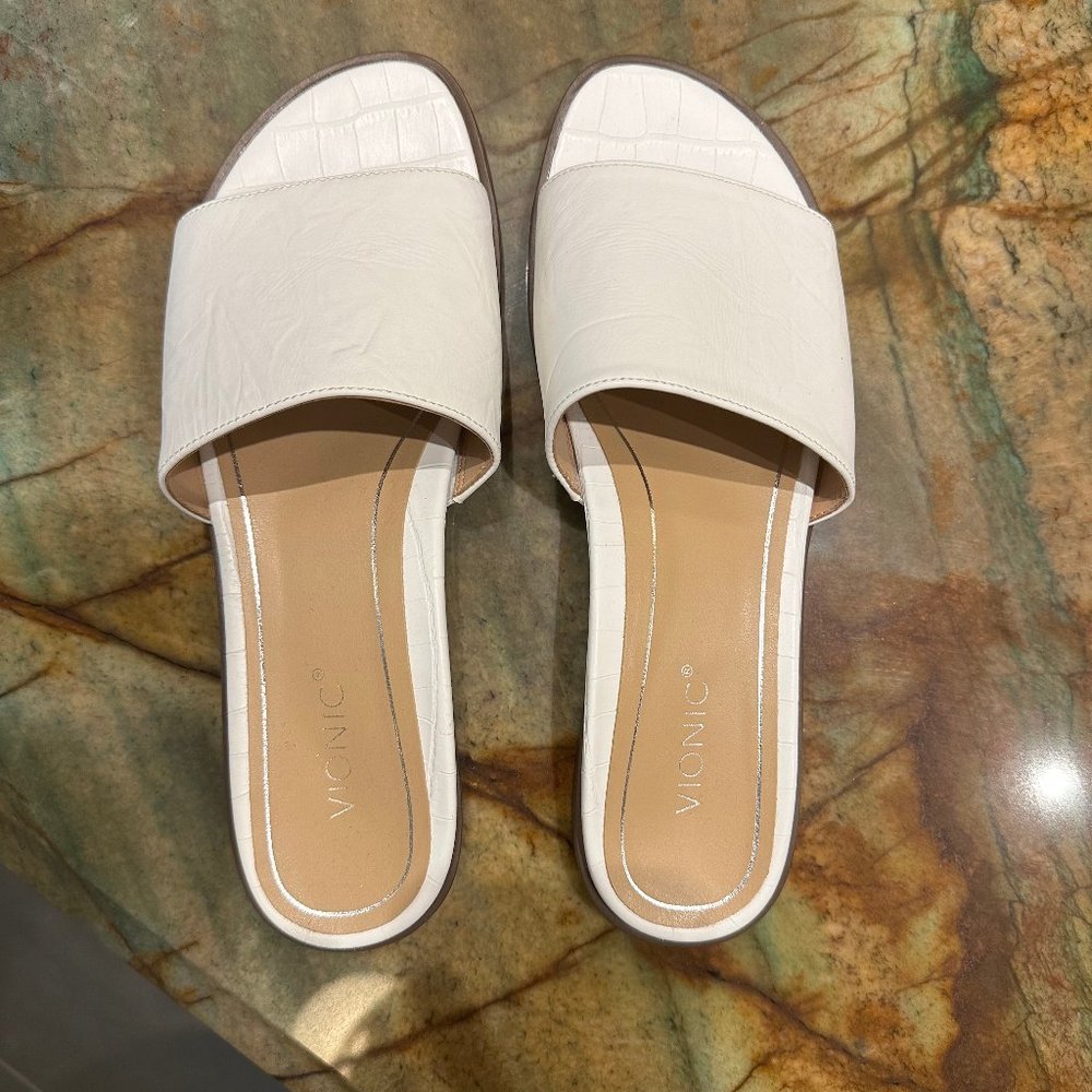 Vionic Demi Crinkle Crocodile Slide Sandals size: 7